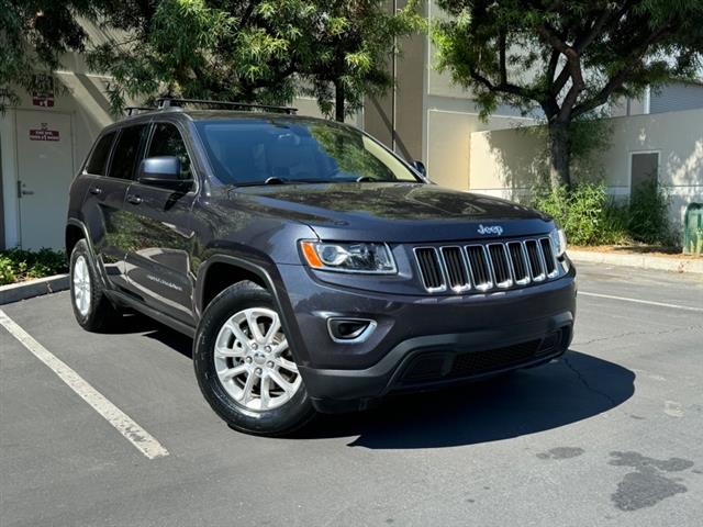 2015 Grand Cherokee Laredo 2WD image 1