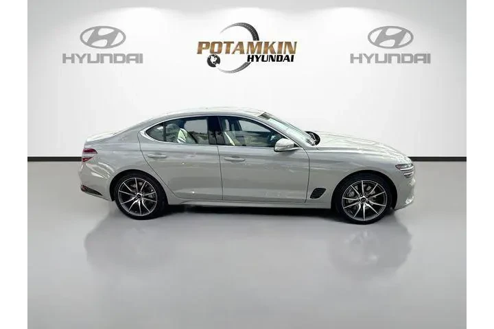 $38435 : Genesis G70 2026 2.5T Standa image 4