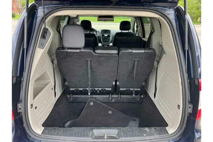 $6995 : 2015 Town and Country Touring image 7