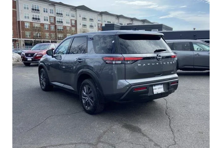 $27222 : Nissan Pathfinder 2024 AWD S image 6