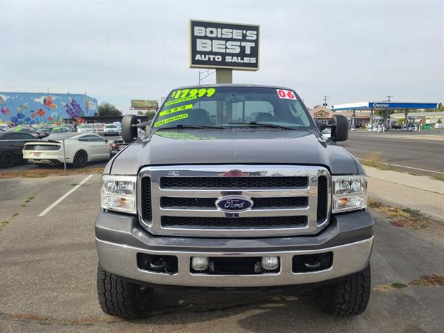 $17999 : 2006 F-350 Lariat Truck image 2