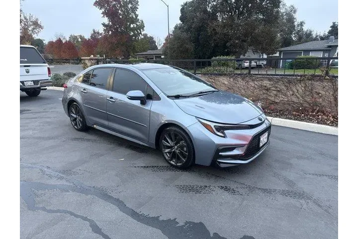 $23995 : Toyota Corolla 2024 SE 4dr S image 1