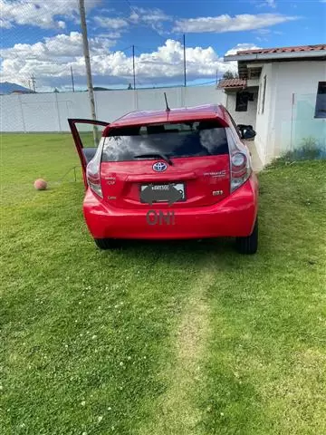 TOYOTA PRIUS image 3