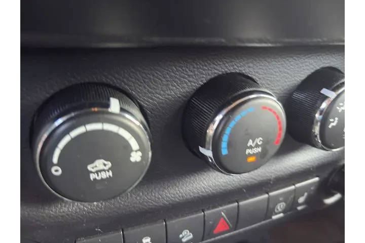 $19750 : Jeep Wrangler Unlimited 2017 image 6