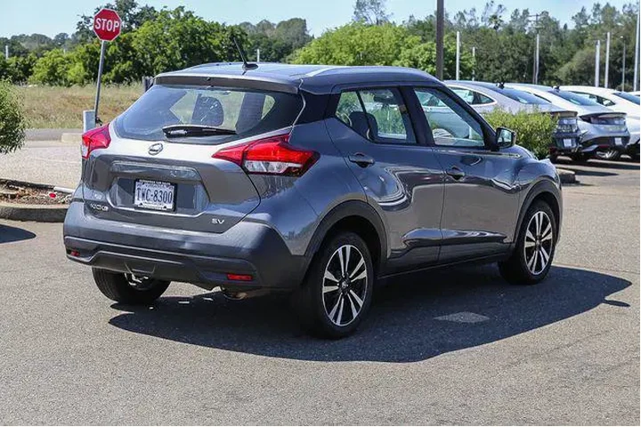 $9991 : Nissan Kicks 2019 SV 4dr Cro image 5