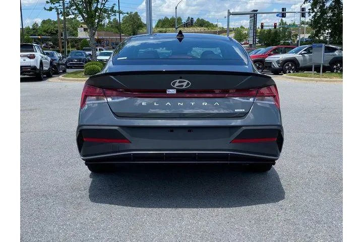 $23700 : Hyundai ELANTRA 2025 SEL Spo image 6