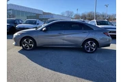 $20995 : Hyundai ELANTRA 2023 SEL 4dr thumbnail