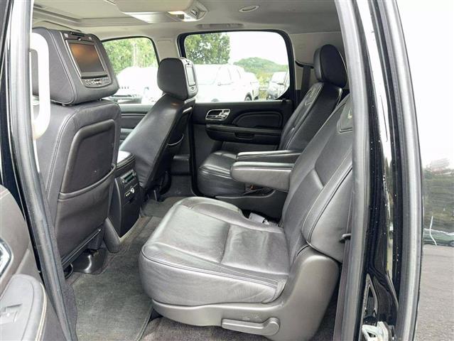 $15000 : 2014 CADILLAC ESCALADE ESV image 8