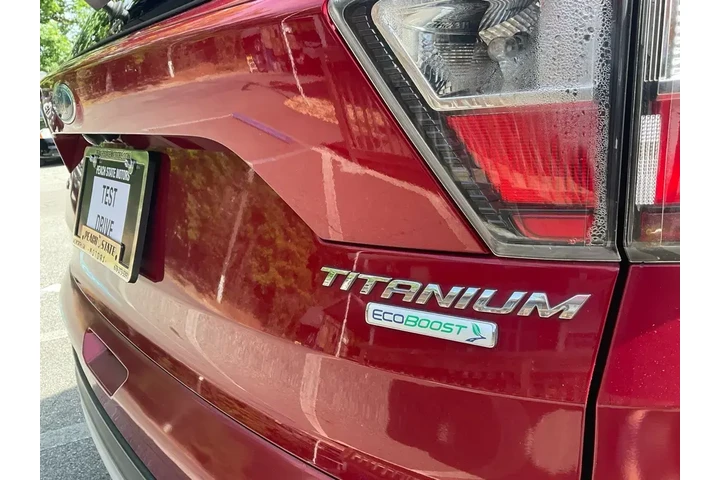 $11485 : Ford Escape 2017 Titanium 4d image 10