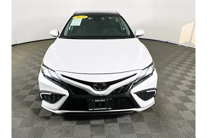 $32900 : Toyota Camry 2024 XSE V6 4dr image 2