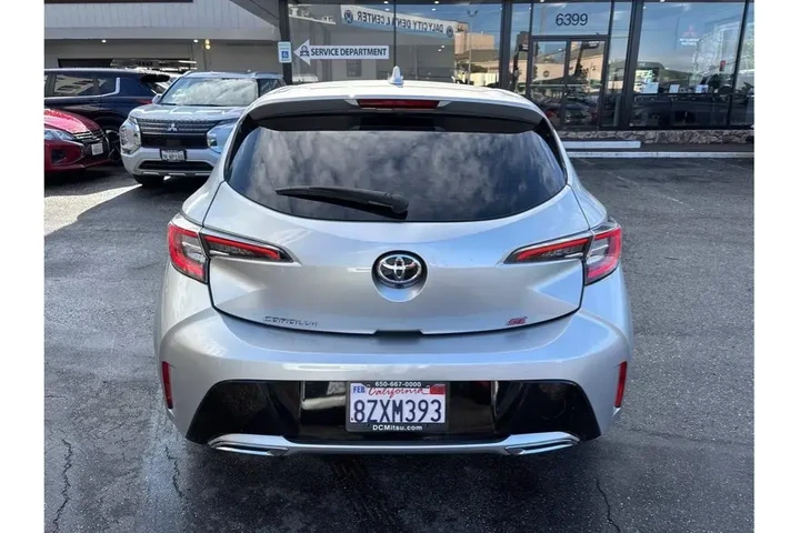 $23498 : Toyota Corolla Hatchback 202 image 5