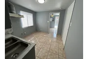 $1200 : Apartamento pequeño thumbnail