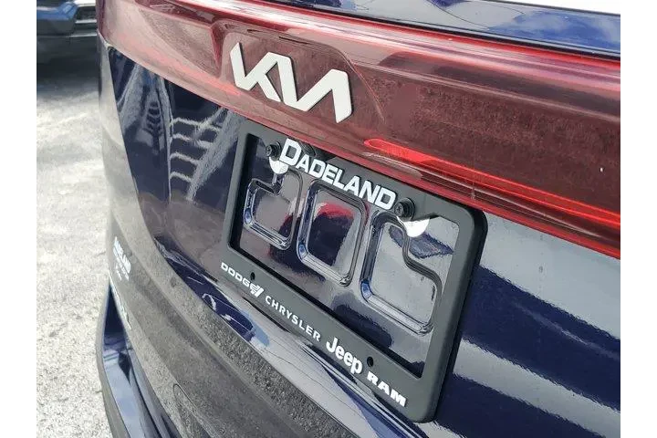 $29990 : Kia Carnival 2024 LX 4dr Min image 10