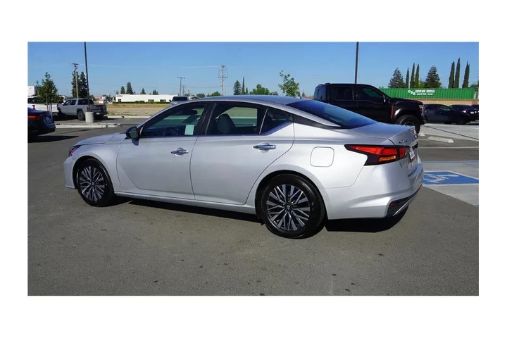 $20984 : 2024 Altima 2.5 SV image 8