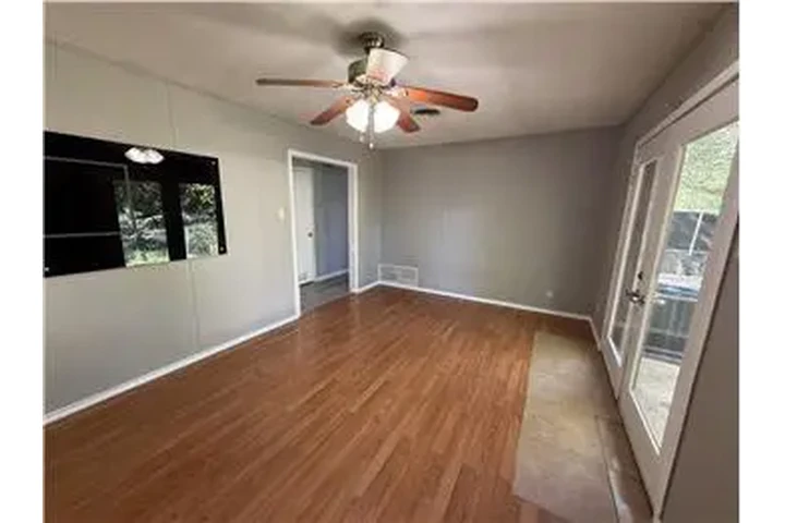 $1295 : Rental property with 3 bedro image 10