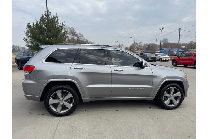 $11950 : 2016 Grand Cherokee Overland image 5