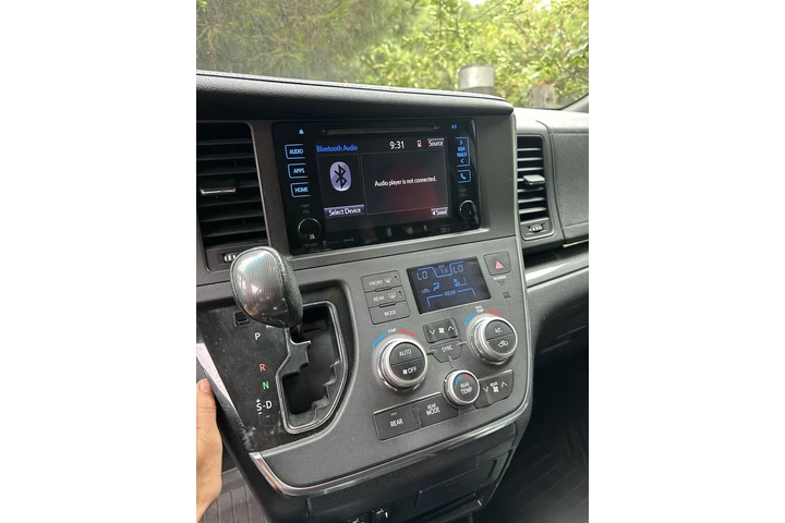 $18500 : 2017 Toyota Sienna 8 pasajeros image 5