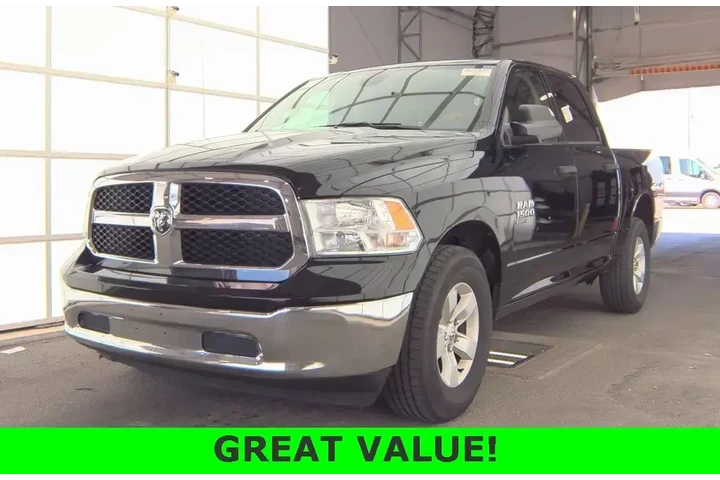 $29858 : Ram 1500 Classic 2023 4x4 SL image 1