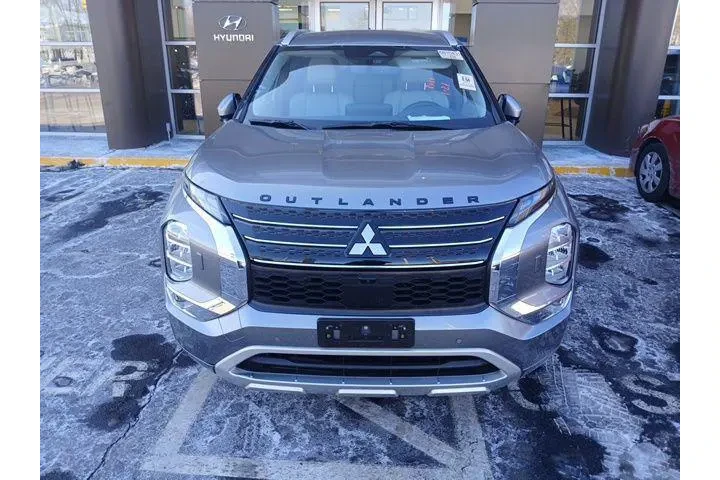 $28998 : Mitsubishi Outlander PHEV 20 image 2