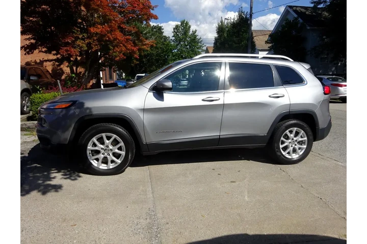 $7900 : 2015 Cherokee 4WD 4dr Latitude image 7