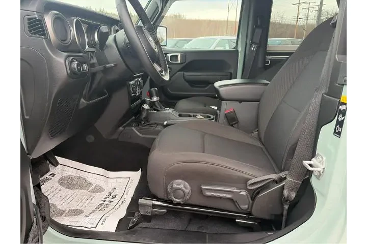 $31995 : Jeep Wrangler 2023 4x4 Sport image 9