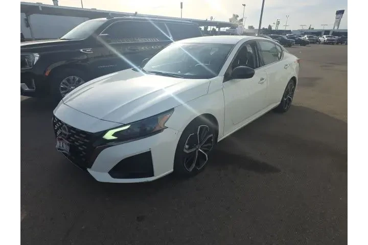 $19800 : Nissan Altima 2023 2.5 SR 4d image 3