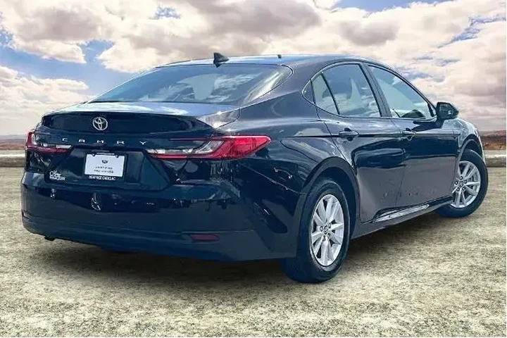 $25991 : Toyota Camry 2025 SE 4dr Sed image 5