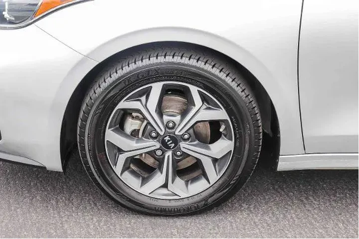 $14995 : Kia Forte 2021 FE 4dr Sedan image 9