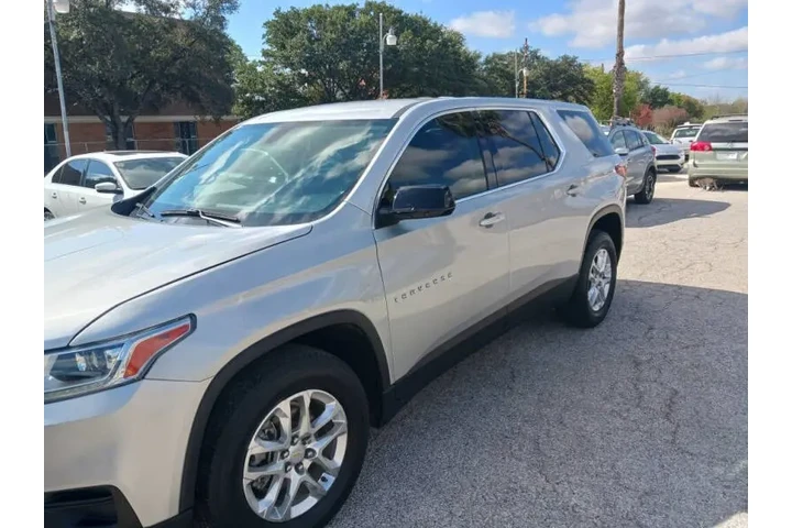 $19500 : 2020 Traverse LS image 6