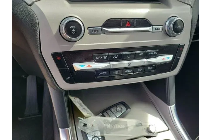 $32000 : Ford Explorer 2023 XLT 4dr S image 6