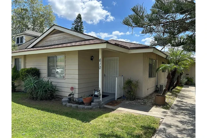 $1000 : Home Rent .. Orange, CA image 1