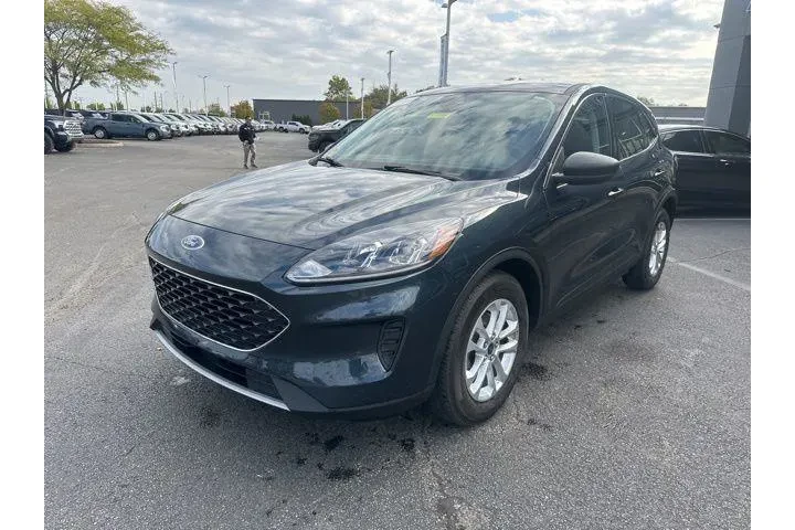 $21707 : Ford Escape 2022 SE 4dr SUV image 2