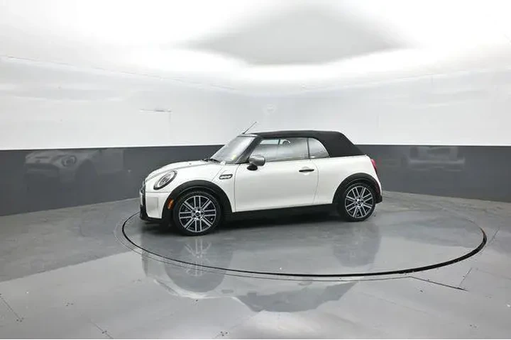 $37426 : MINI Convertible 2024 Cooper image 4