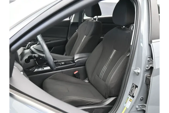 $17881 : Hyundai ELANTRA 2022 SEL 4dr image 10