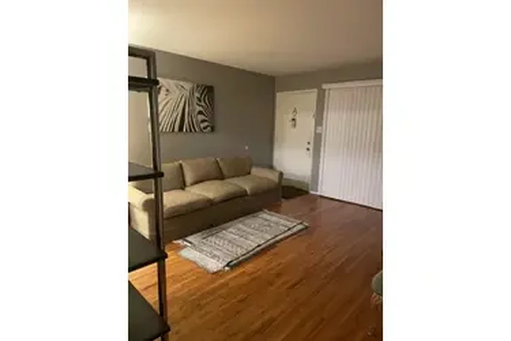 $1300 : Se renta cuarto image 5