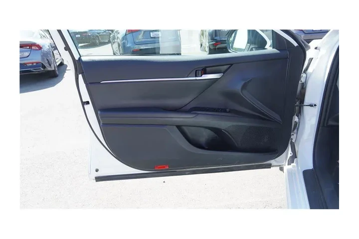 $27984 : 2024 Camry SE Sedan 4D image 10