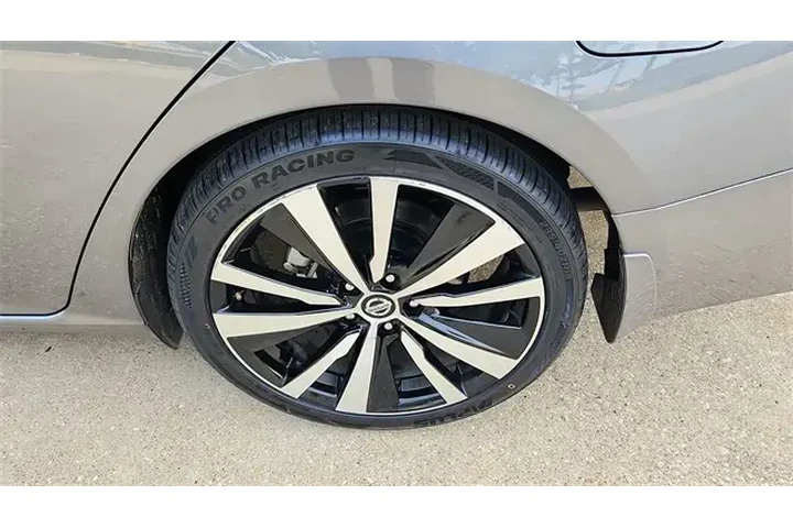 $18798 : Nissan Altima 2020 2.5 SR 4d image 9