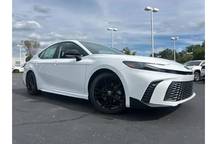 $29561 : Toyota Camry 2025 SE 4dr Sed image 3