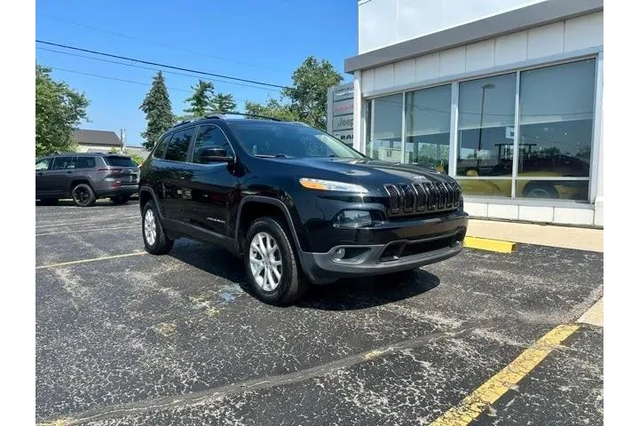 Jeep Cherokee 2017 4x4 Latit image 2