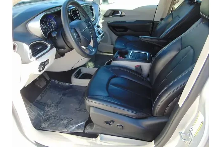 $22400 : Chrysler Pacifica 2023 Touri image 10