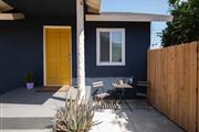 This cozy 2bd 1ba back house en Los Angeles