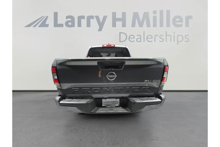 Nissan Frontier 2023 4x4 S 4 image 4