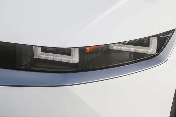 $25892 : Hyundai IONIQ 5 2024 SEL 4dr image 8