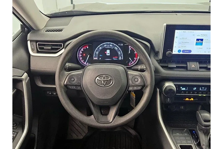 $26998 : Toyota RAV4 2023 AWD LE 4dr image 10