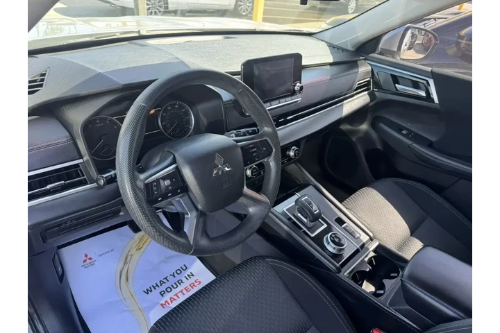 $19999 : Mitsubishi Outlander 2022 ES image 9