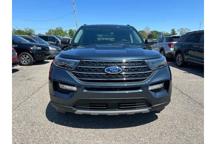 $33999 : Ford Explorer 2024 AWD XLT 4 image 2