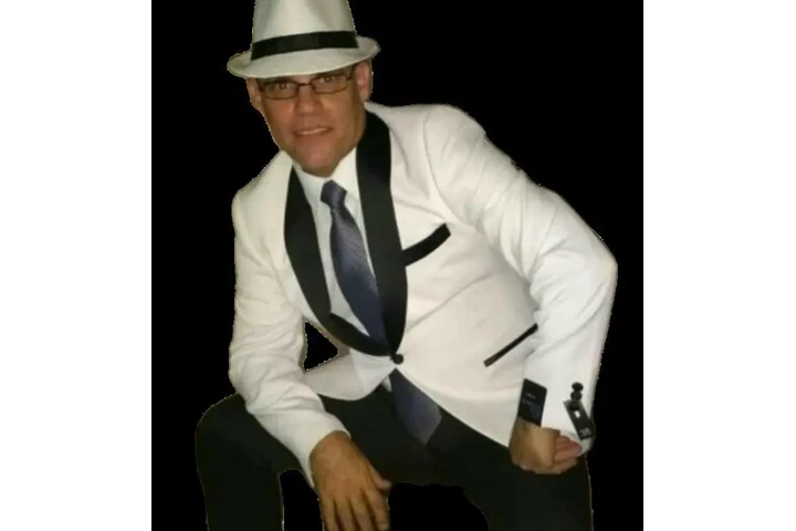 Cantante Cubano Dayro Montañéz image 3