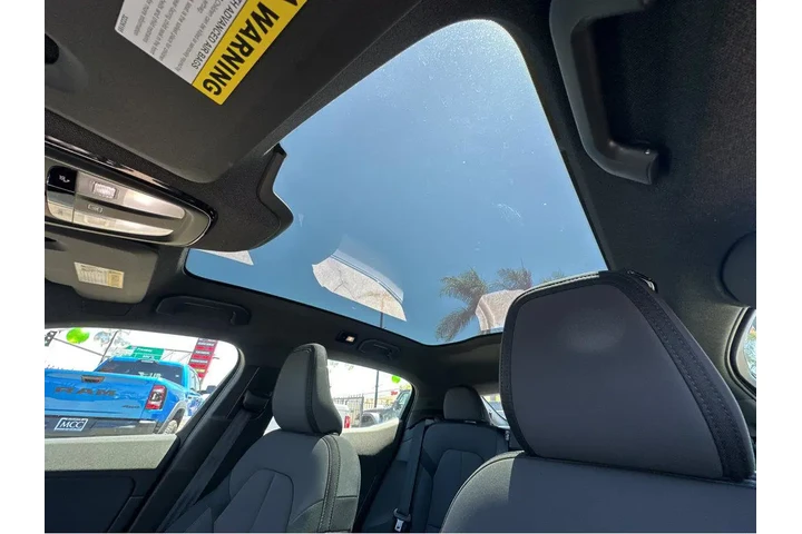 $20999 : 2022 2 PANO ROOF! image 8