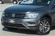 2019 Tiguan SE thumbnail