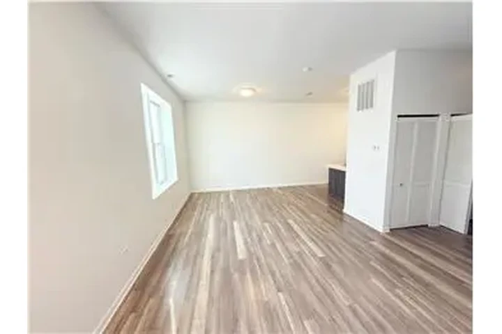 $3250 : Rental property with 3 bedro image 2